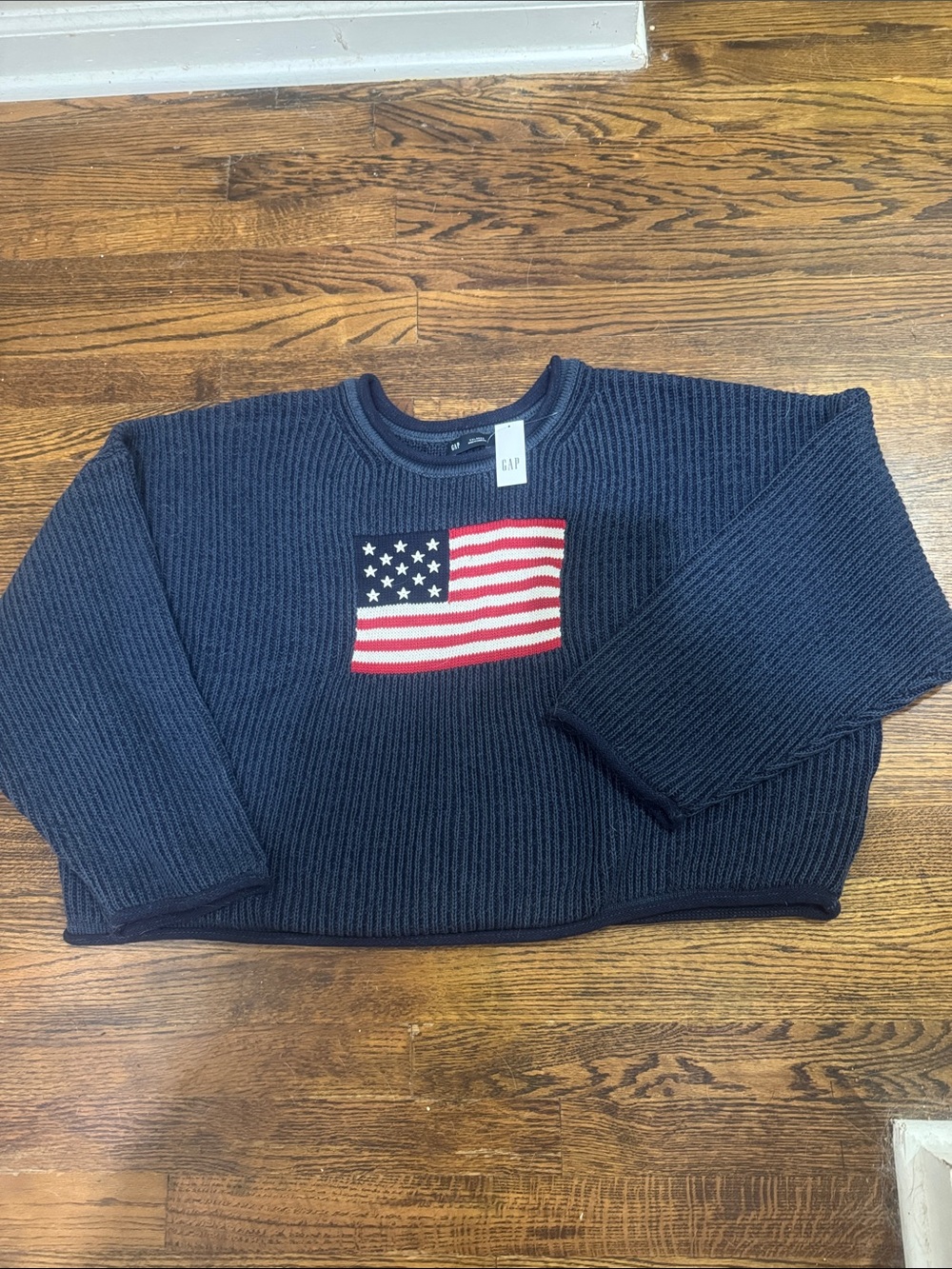 GAP/Women’s Knit/Long Sleeved Sweater/US Flag Motif On Front/XXL/Cropped. NIB!